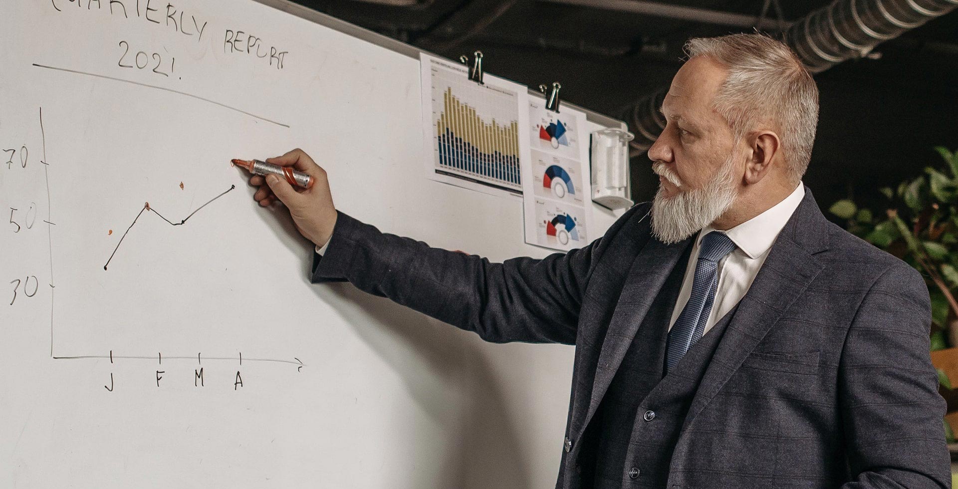 AFRICAINEDELENERGIE <strong> Nous aspirons à rendre l'accès à l'énergie durable accessible à tous.</strong>